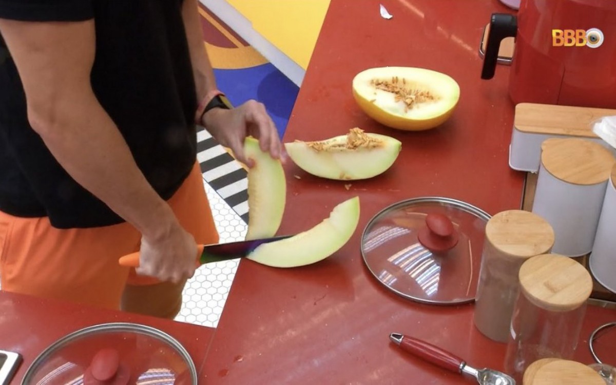 Participantes se incomodam com 'comilança' de Lucas  - Reprodução/Globoplay