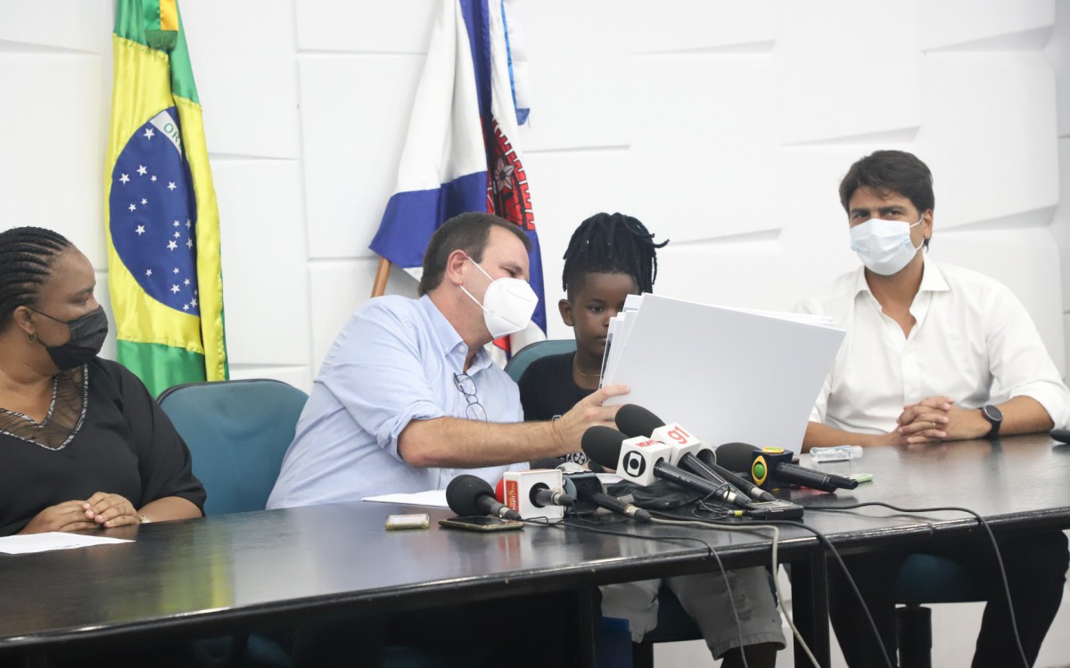 Fam&iacute;lia de Mo&iuml;se recebe concess&atilde;o para administrar quiosques envolvidos no crime at&eacute; 2030