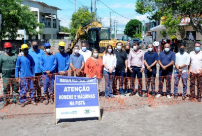 Prefeita de Quissamã e deputado Rodrigo Maia visitam as obras de urbanização de Caxias