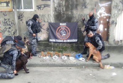 Polícia Militar apreende material entorpecente nas comunidades do Arará e Mandela