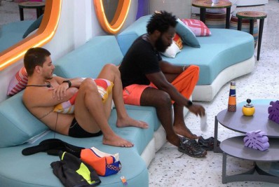 'BBB 22': Emparedado, Douglas Silva desabafa: 'Chorei, me sinto muito injustiçado, perseguido'