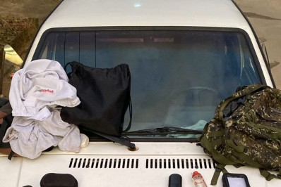 PM prende três assaltantes de ponto de ônibus em Belford Roxo