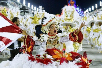 Joana Falcão é a nova primeira porta-bandeira da União de Maricá