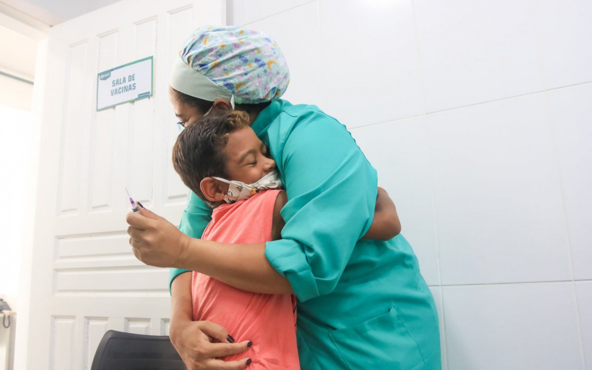 Mais de mil crian&ccedil;as foram imunizadas em 17 postos espalhados pela cidade