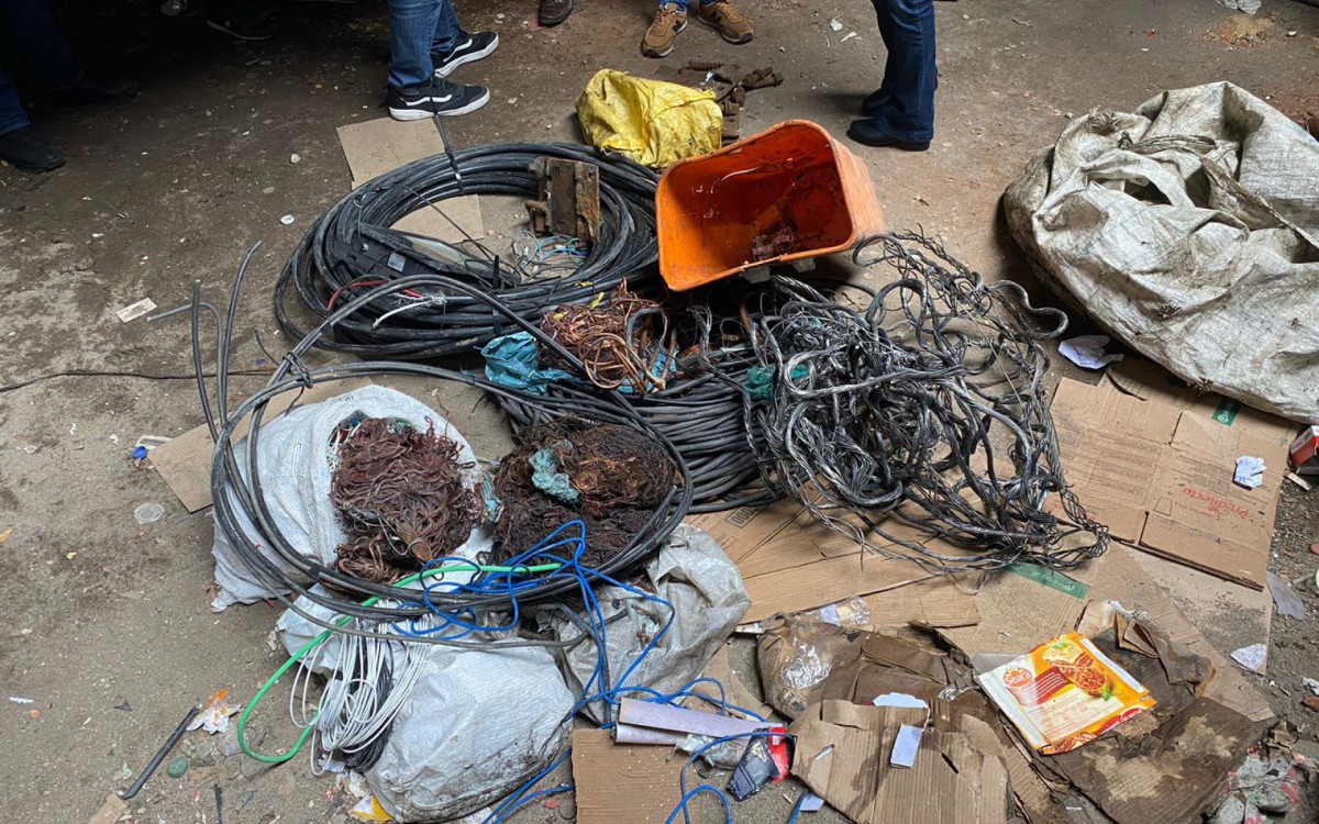 Foram encontrados mais de 200 quilos de cobre sem proced&ecirc;ncia