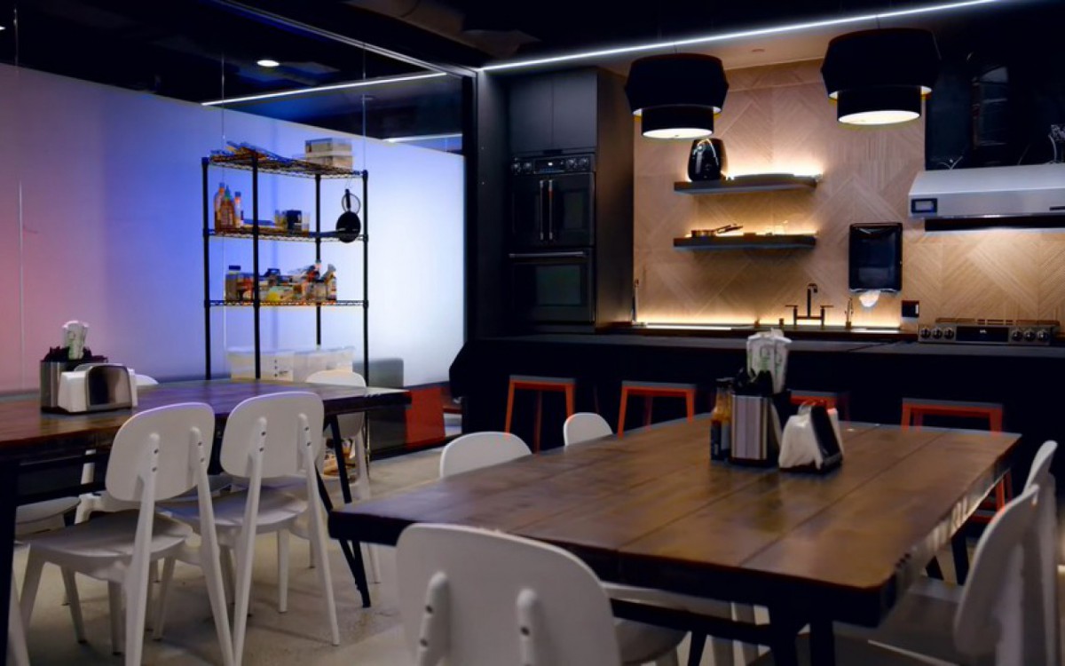 Uma das salas de refei&ccedil;&otilde;es do CT da Team SoloMid