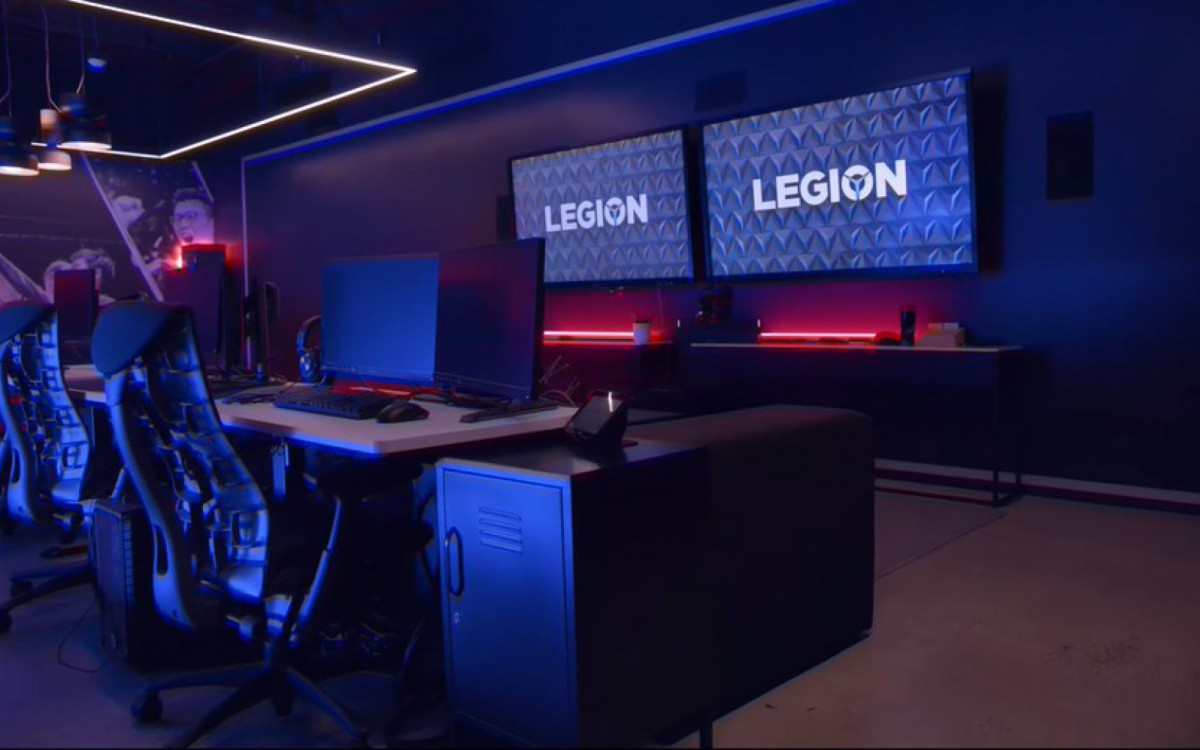 Sala da comiss&atilde;o t&eacute;cnica do CT da Team SoloMid