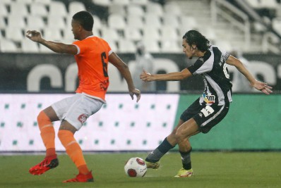 Comentarista critica atuação do Botafogo e vê vitória injusta no Carioca