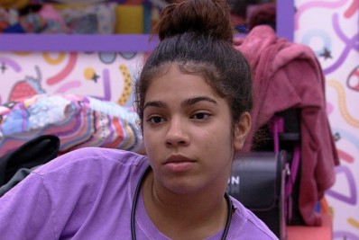 Equipe de Maria, do 'BBB 22', denuncia ataques racistas e homofóbicos na web