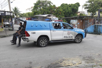 PM e PRF fazem operação em Vigário Geral