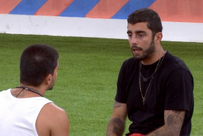 No 'BBB 22', Arthur Aguiar e Pedro Scooby batem boca: 'Você jogou sujo'