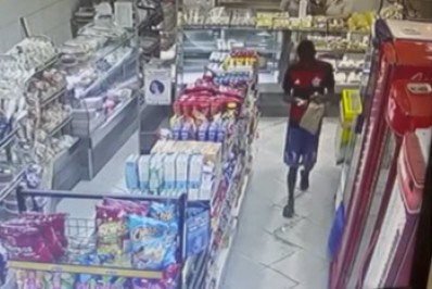 Vídeo mostra jovem comprando pão antes de ser preso no Jacarezinho; assista