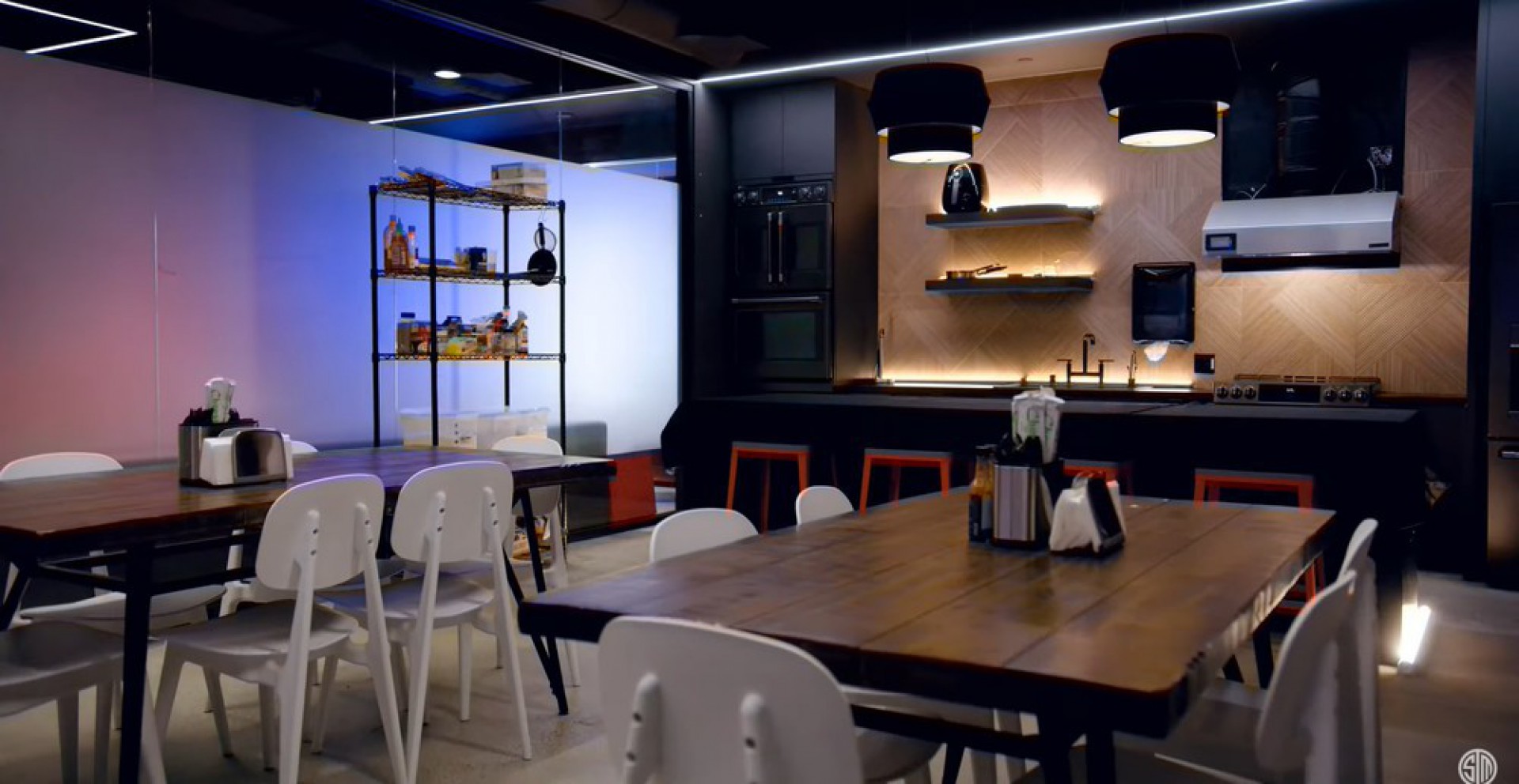 Uma das salas de refei&ccedil;&otilde;es do CT da Team SoloMid - Reprodu&ccedil;&atilde;o/Youtube