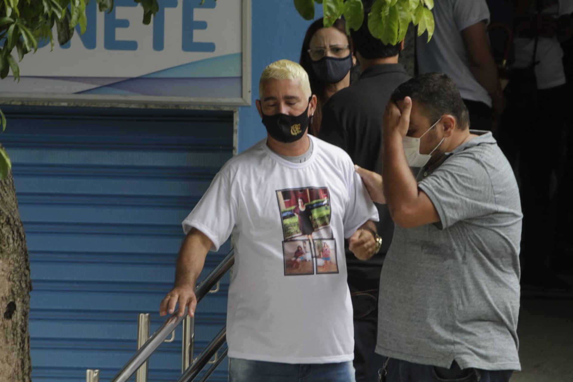 Corpo de diarista morta a caminho do trabalho na Cidade de Deus é enterrado - Marcos Porto/Agência O DIA