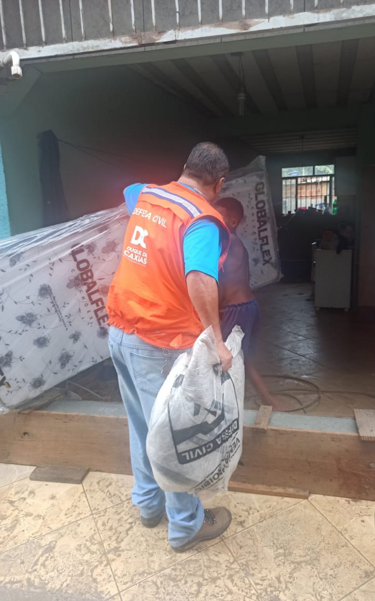 Prefeitura de Duque de Caxias assiste moradores afetados pelas chuvas - Divulgação