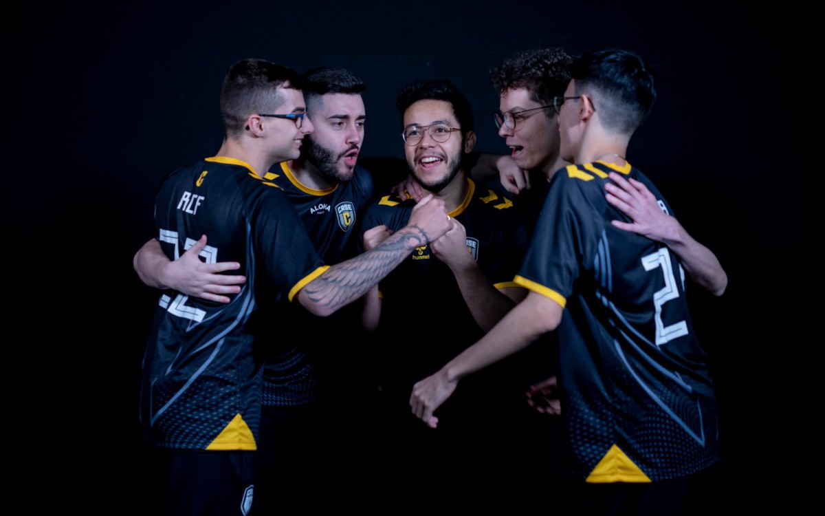 Atletas da equipe de CS:GO da Case eSports