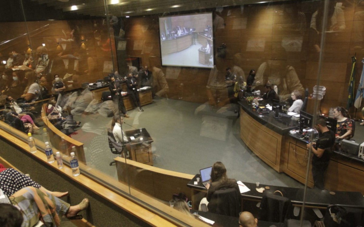 Monique responde a interrogatório durante audiência desta quarta - Marcos Porto / Agência O Dia