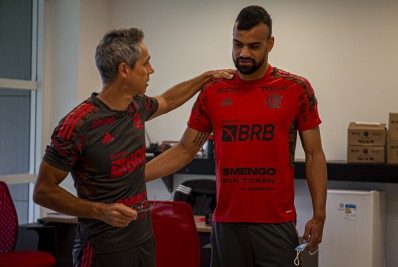 Reforço do Flamengo, zagueiro comemora 'sonho realizado' e cita pai
