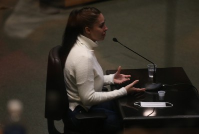 Duas presas mudam versões sobre prática de 'atos libidinosos' entre Monique Medeiros e advogado