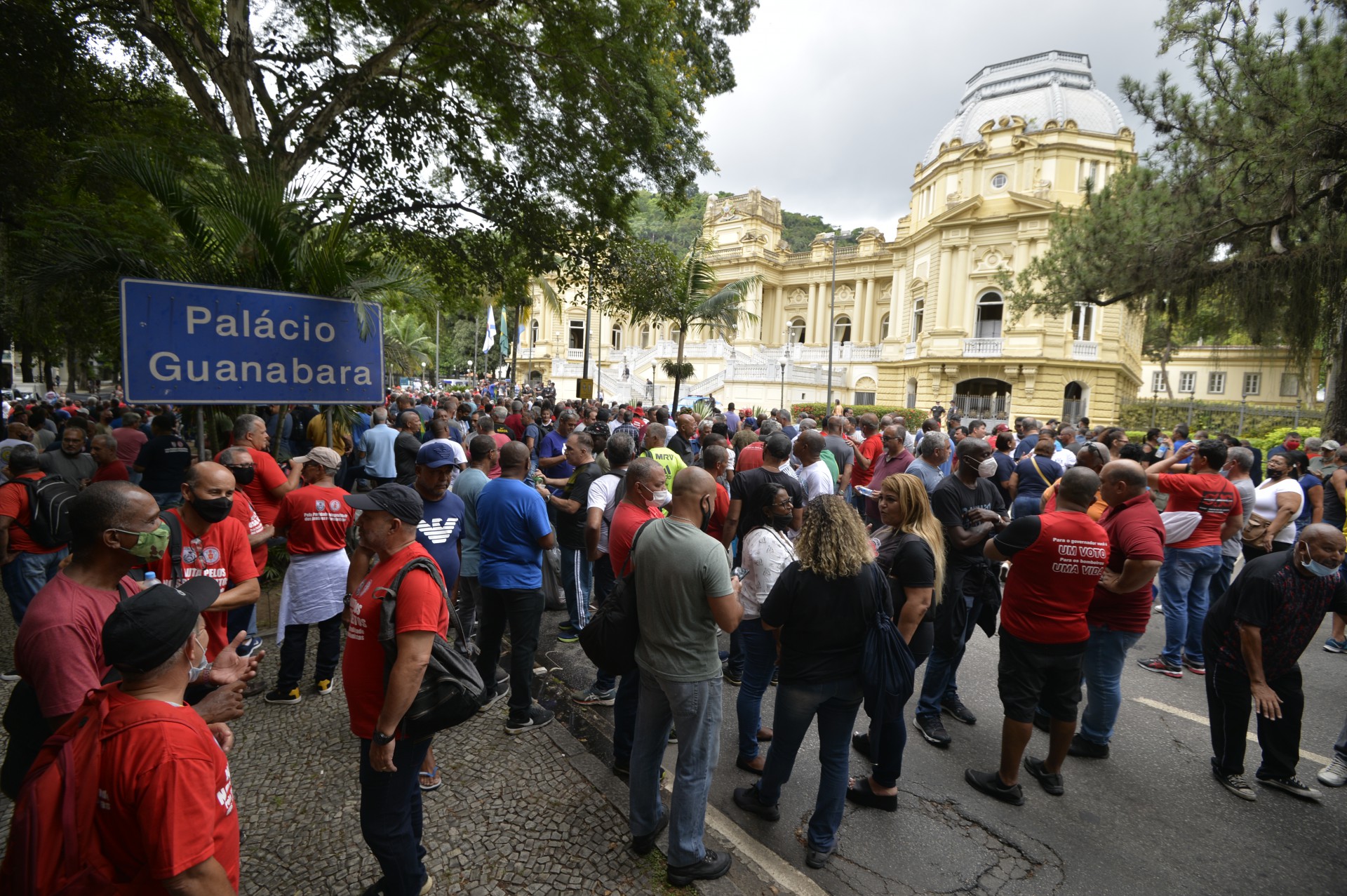 Protesto de Pol&iacute;cias e bombeiros, por quest&otilde;es previdenci&aacute;rias, no Largo do Machado. - Fabio Costa/ Ag&ecirc;ncia O Dia                           