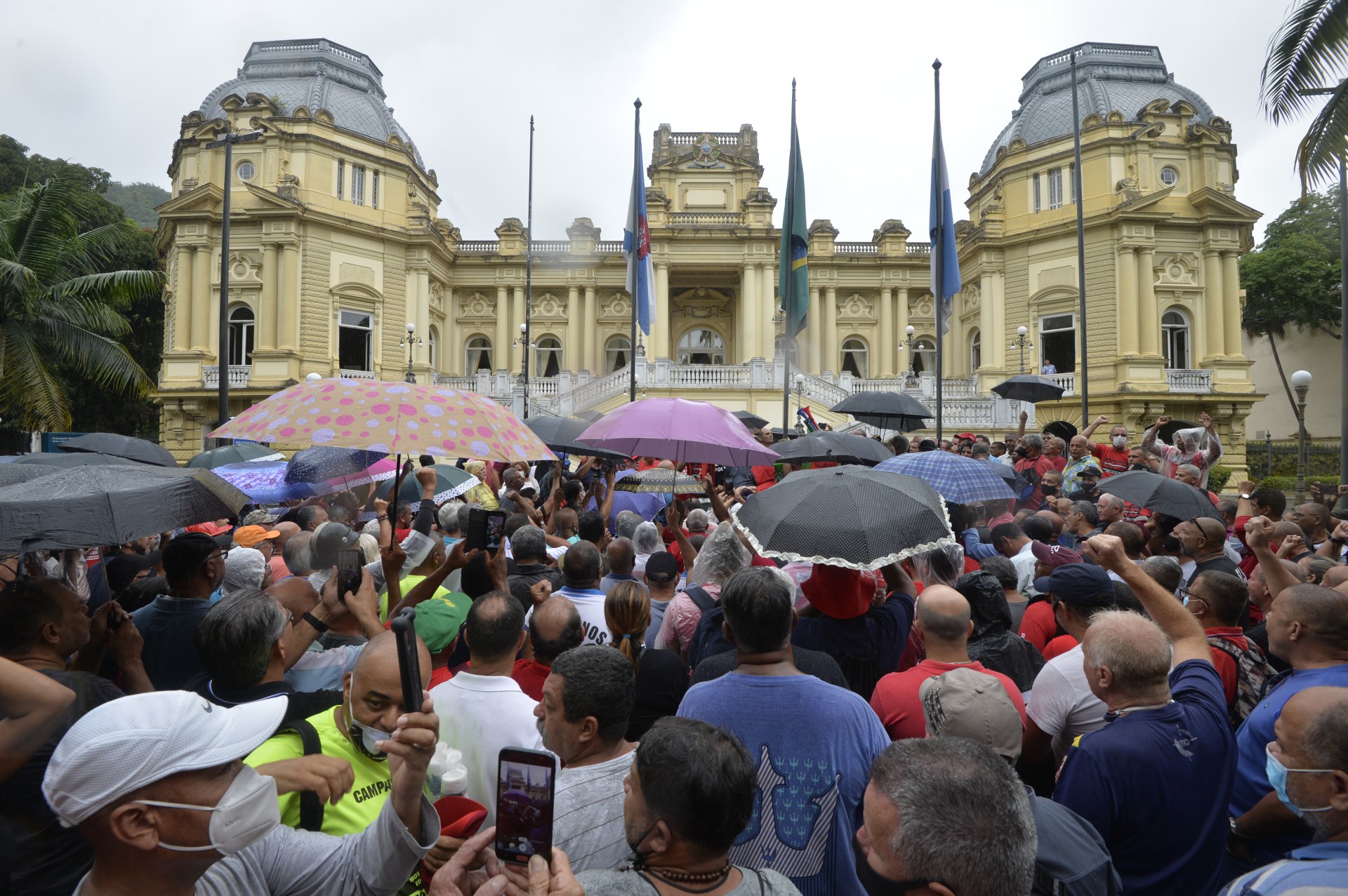 Protesto de Pol&iacute;cias e bombeiros, por quest&otilde;es previdenci&aacute;rias, no Largo do Machado. - FabioCosta                          
