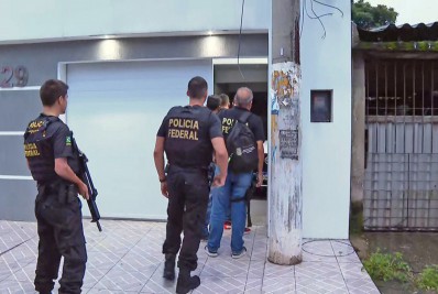 PF faz operação contra fraude de documentos do Exército para venda e porte de armas