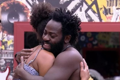 'BBB 22': Jessi e Douglas se acertam após desentendimento na festa