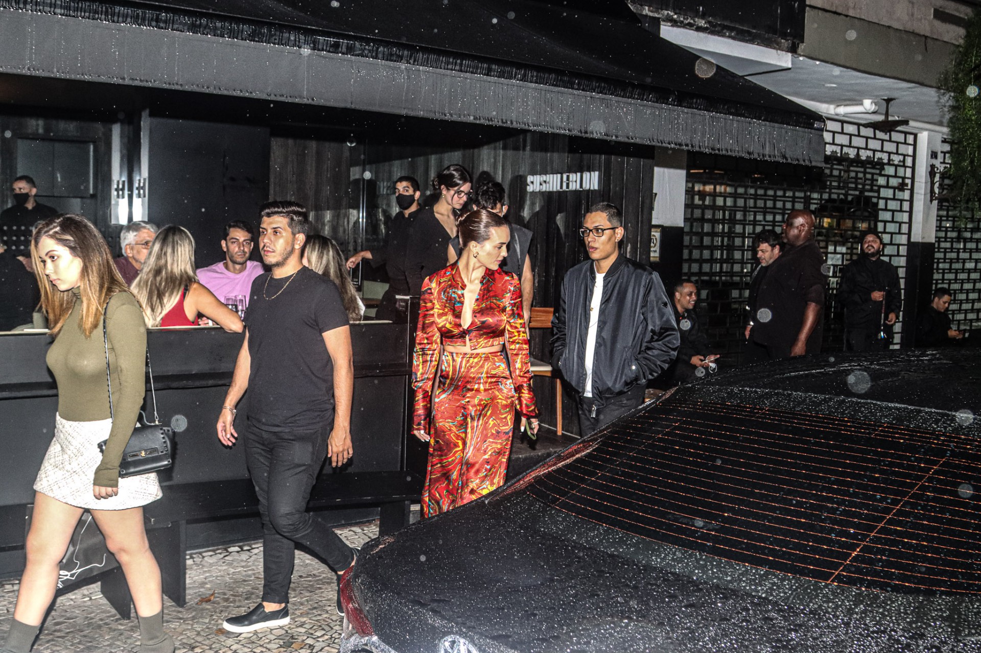 Rafa Kalimann janta com amigos em restaurante do Leblon, na Zona Sul do Rio - Delson Silva / Ag. News