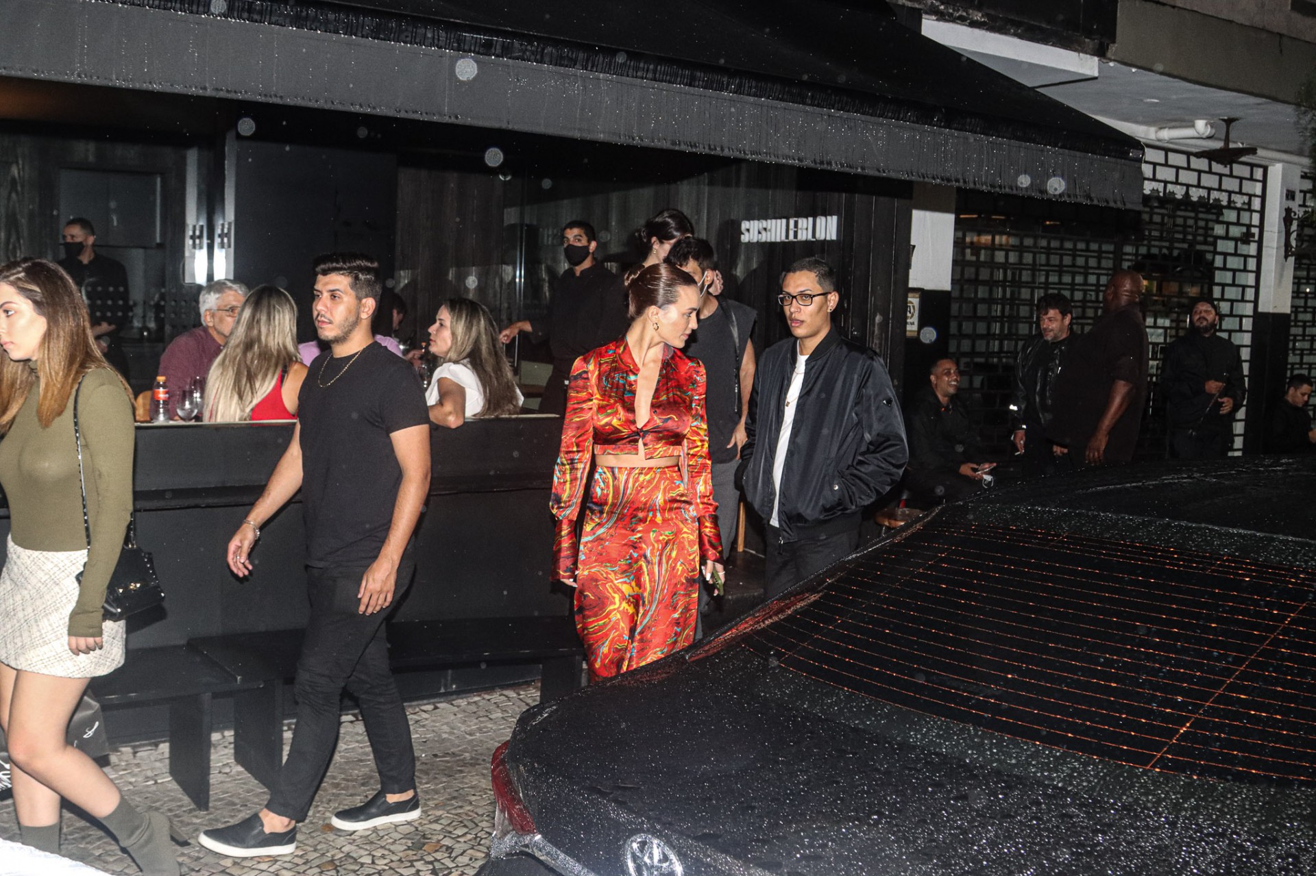 Rafa Kalimann janta com amigos em restaurante do Leblon, na Zona Sul do Rio - Delson Silva / Ag. News