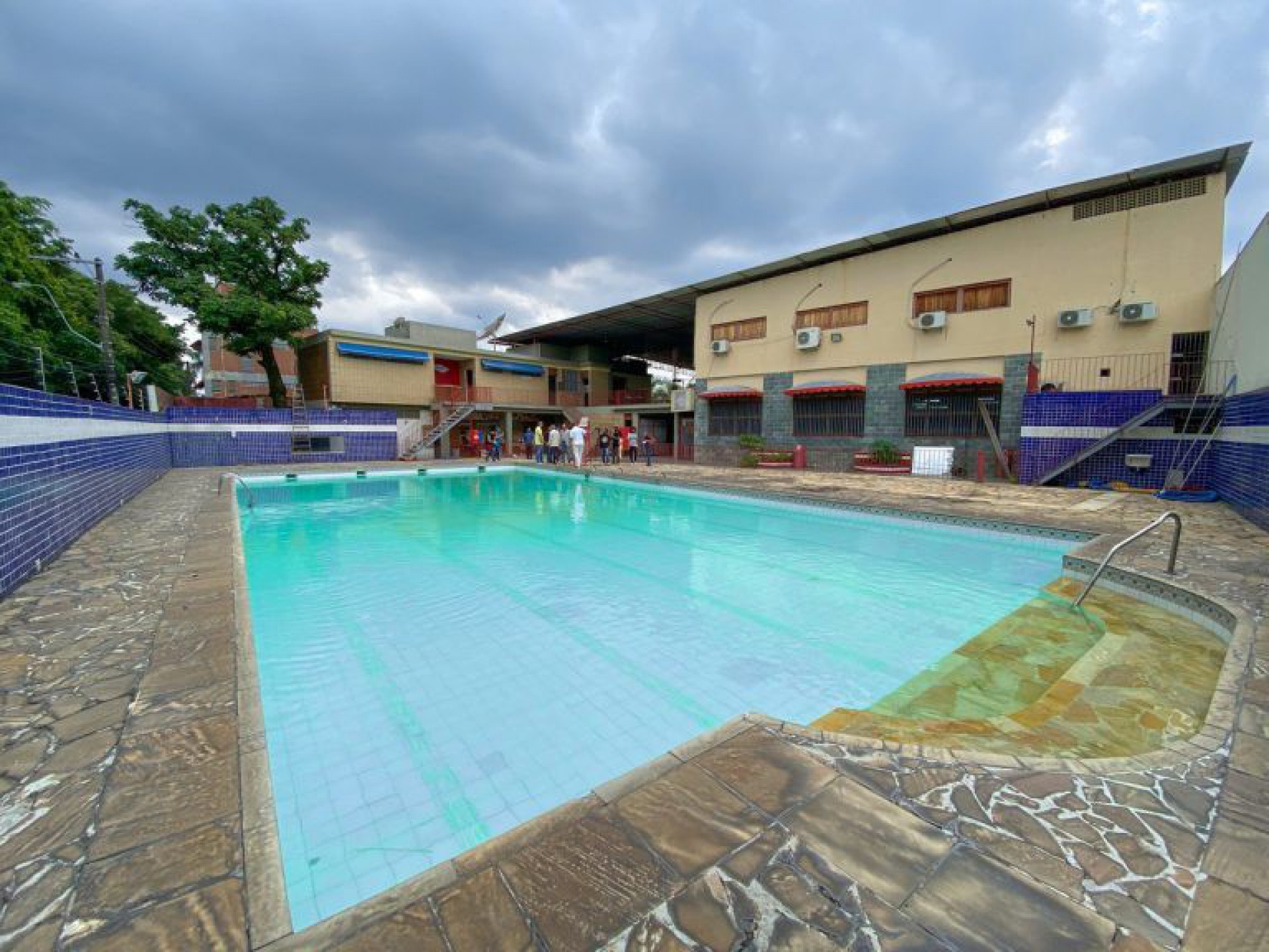 A unidade &eacute; a &uacute;nica com piscina e laborat&oacute;rio  - Beto Oliveira