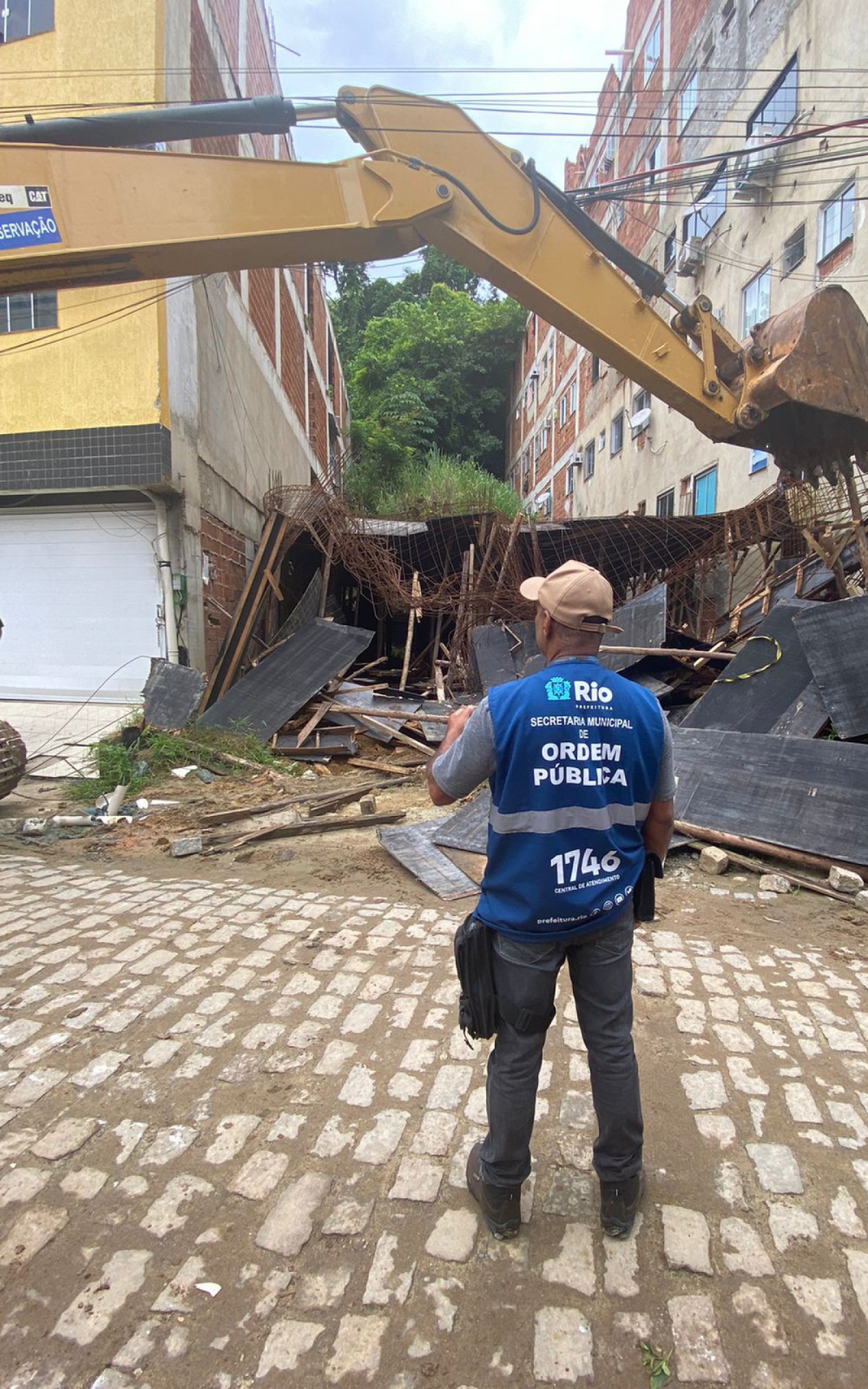For&ccedil;a-tarefa iniciou as demoli&ccedil;&otilde;es de oito constru&ccedil;&otilde;es