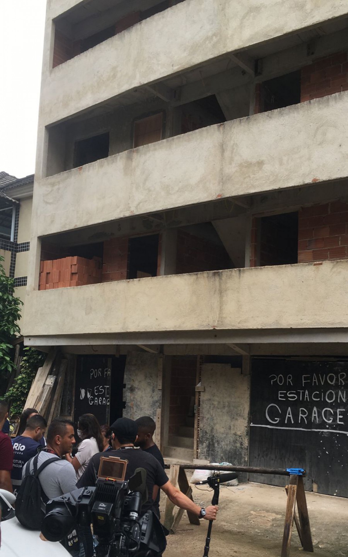 Im&oacute;veis ficam no bairro do Anil, em Jacarepagu&aacute;