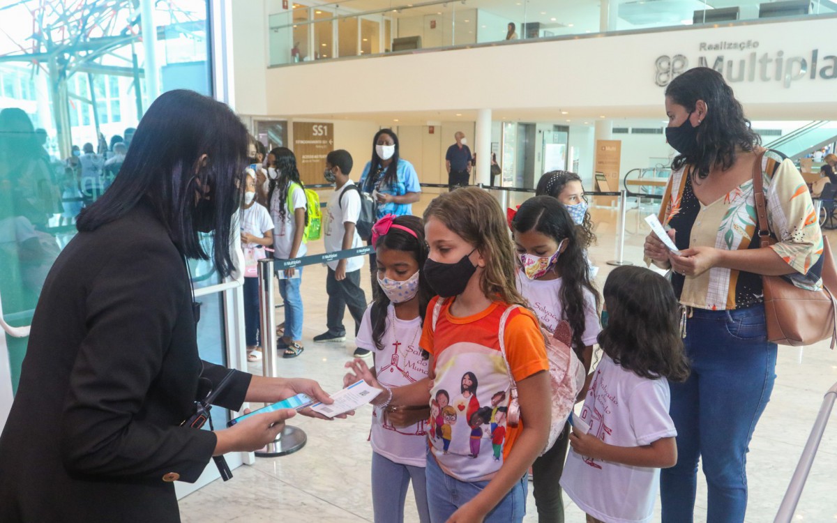 Espet&aacute;culo fica em cartaz at&eacute; o pr&oacute;ximo final de semana e traz discuss&otilde;es atuais que estimulam o debate em fam&iacute;lia