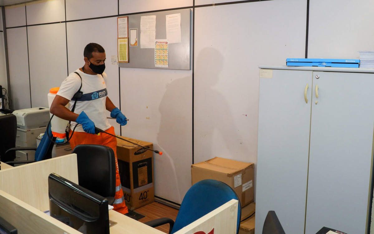 C&acirc;mara do Rio se prepara para voltar ao trabalho e faz sanitiza&ccedil;&atilde;o contra Covid