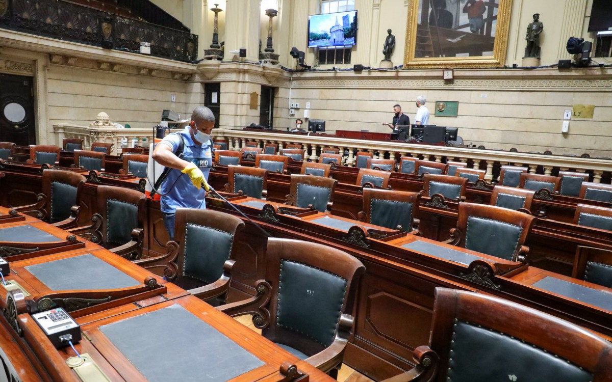 Câmara do Rio se prepara para retornar do recesso; legislativo carioca passa por sanitização - Renan Olaz/CMRJ