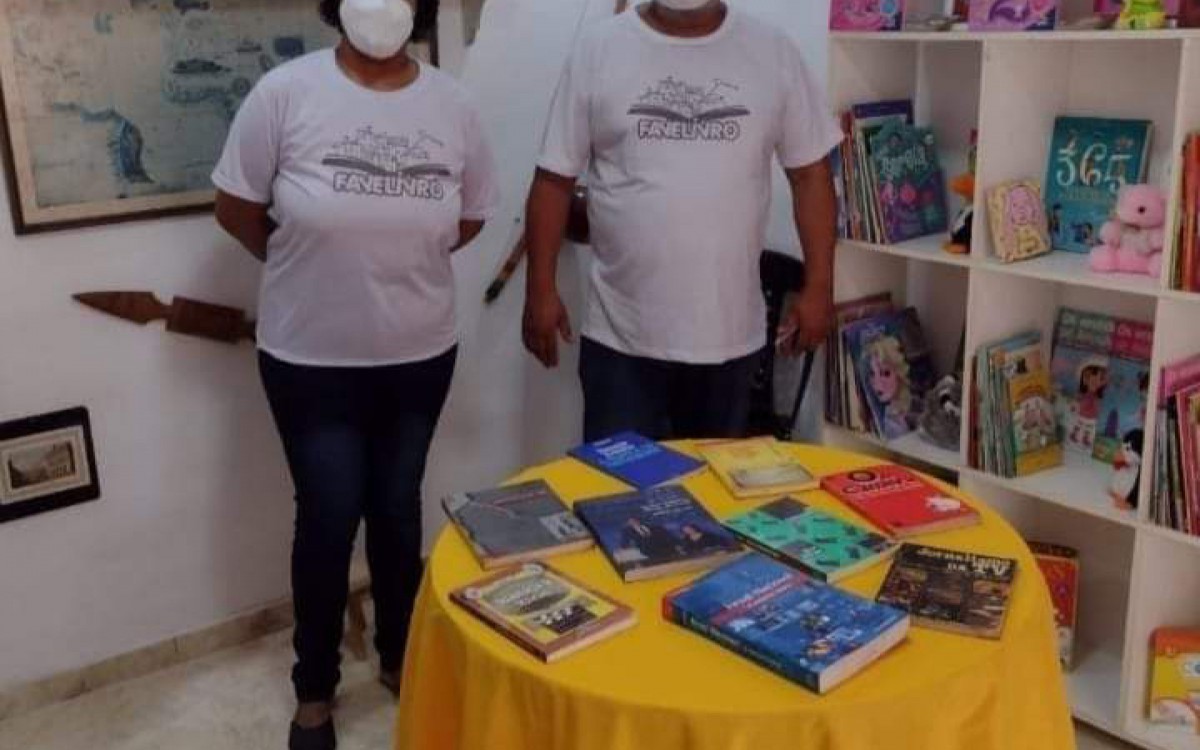 Ver&ocirc;nica Marc&iacute;lio e Dem&eacute;zio Batissta, da Favelivros