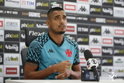 Léo Matos reencontra o Botafogo em primeira chance como titular do Vasco em 2022