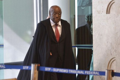 Após oficializar a desfiliação do PSB, Joaquim Barbosa se diz 'livre e solto' 