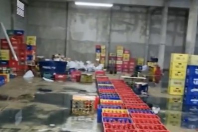 Polícia Civil estoura fábrica de bebidas falsificadas em Itaboraí