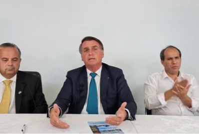 Bolsonaro afirma que Forças Armadas encontraram 'vulnerabilidades' nas urnas eletrônicas e é rebatido pelo TSE