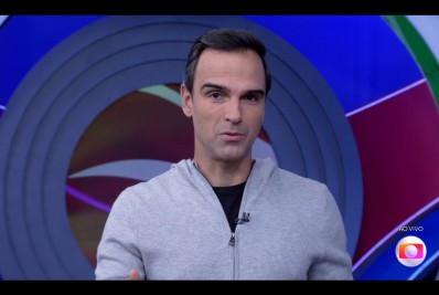 'BBB 22': Ao vivo, Tadeu Schmidt faz alerta sobre herpes após Eliezer trocar beijos em festa
