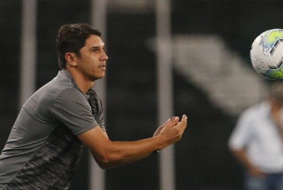 Desfalcado e com novo esquema, Botafogo está escalado para duelo contra o Resende