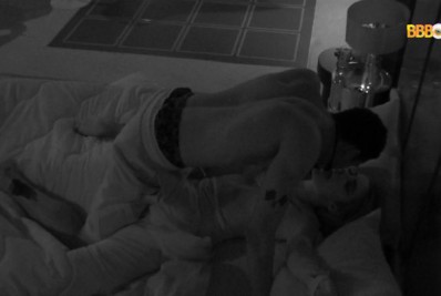 'BBB 22': Jade Picon e Paulo André dão beijão no reality; confira vídeo!