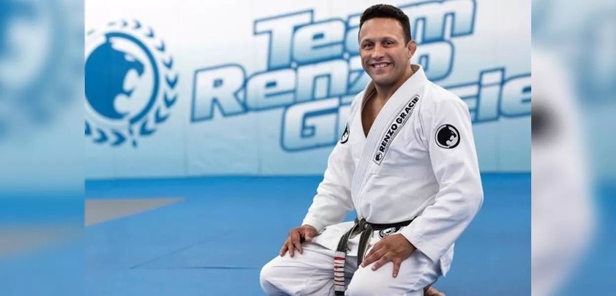Renzo Gracie imobiliza homem nos EUA após ser agredido por estar falando português