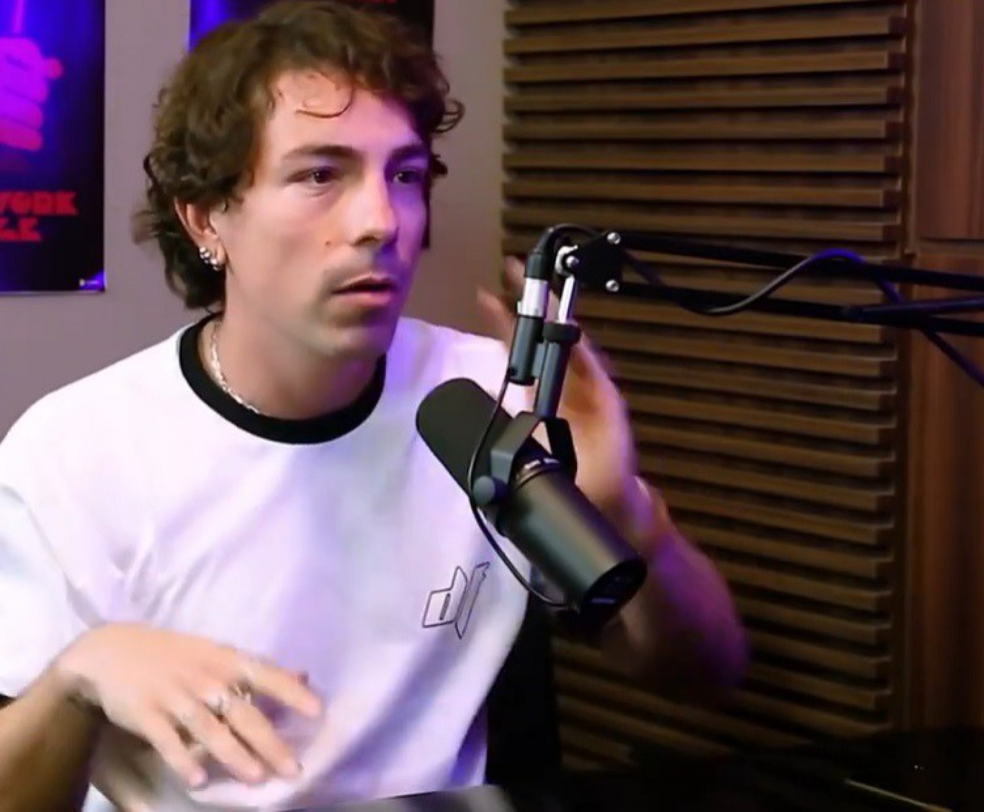 Di Ferrero - reprodução de vídeo