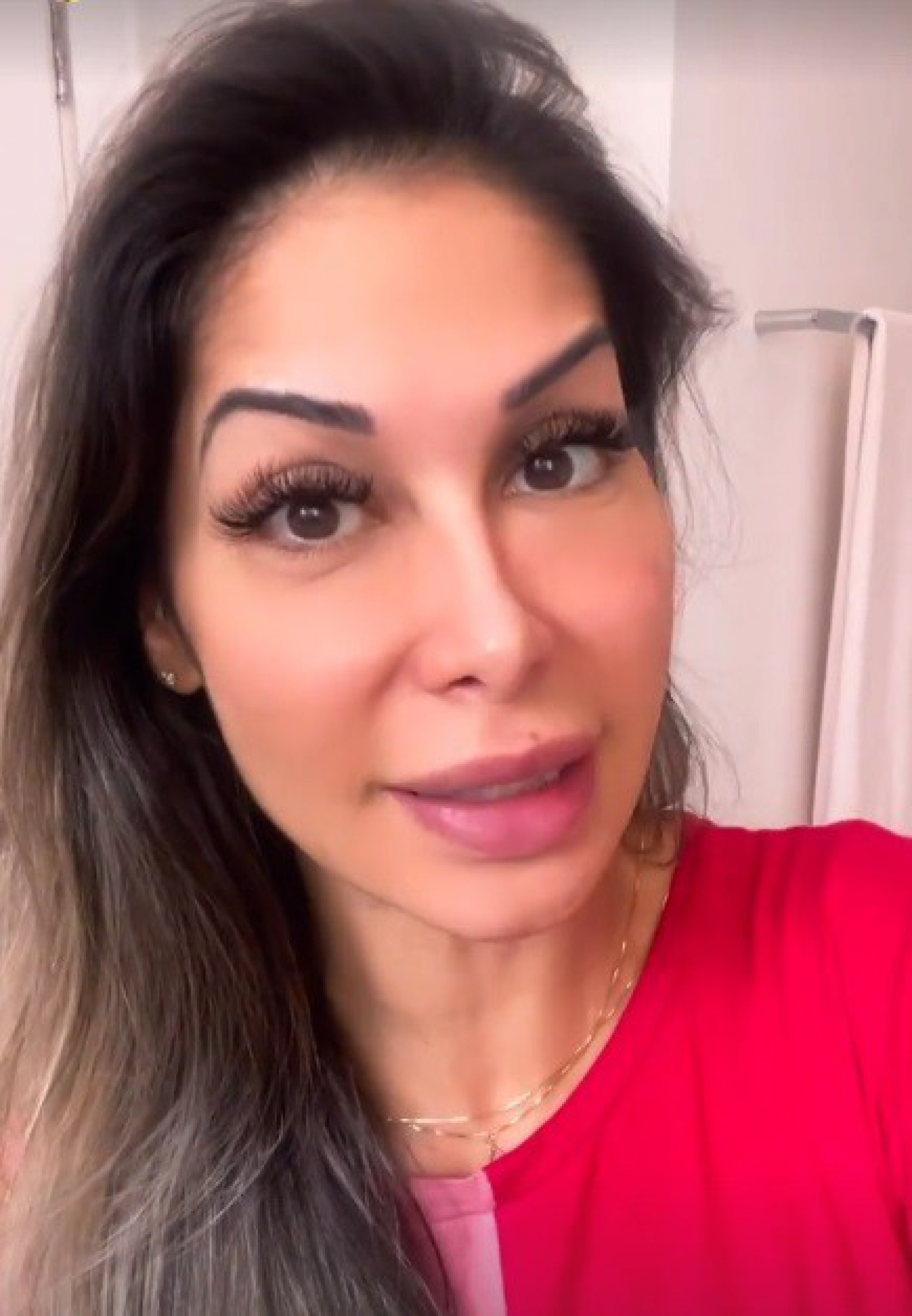 Ma&iacute;ra Cardi - reprodu&ccedil;&atilde;o do instagram