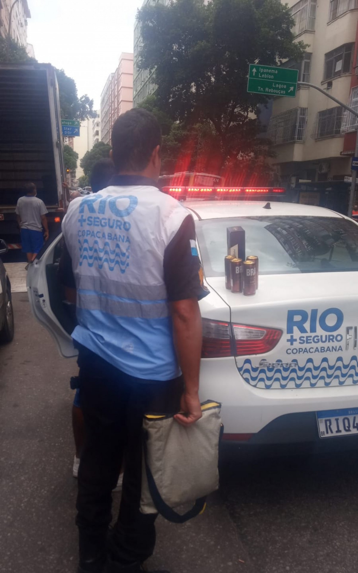 Rio + Seguro prendeu dois por furtos em Copacabana