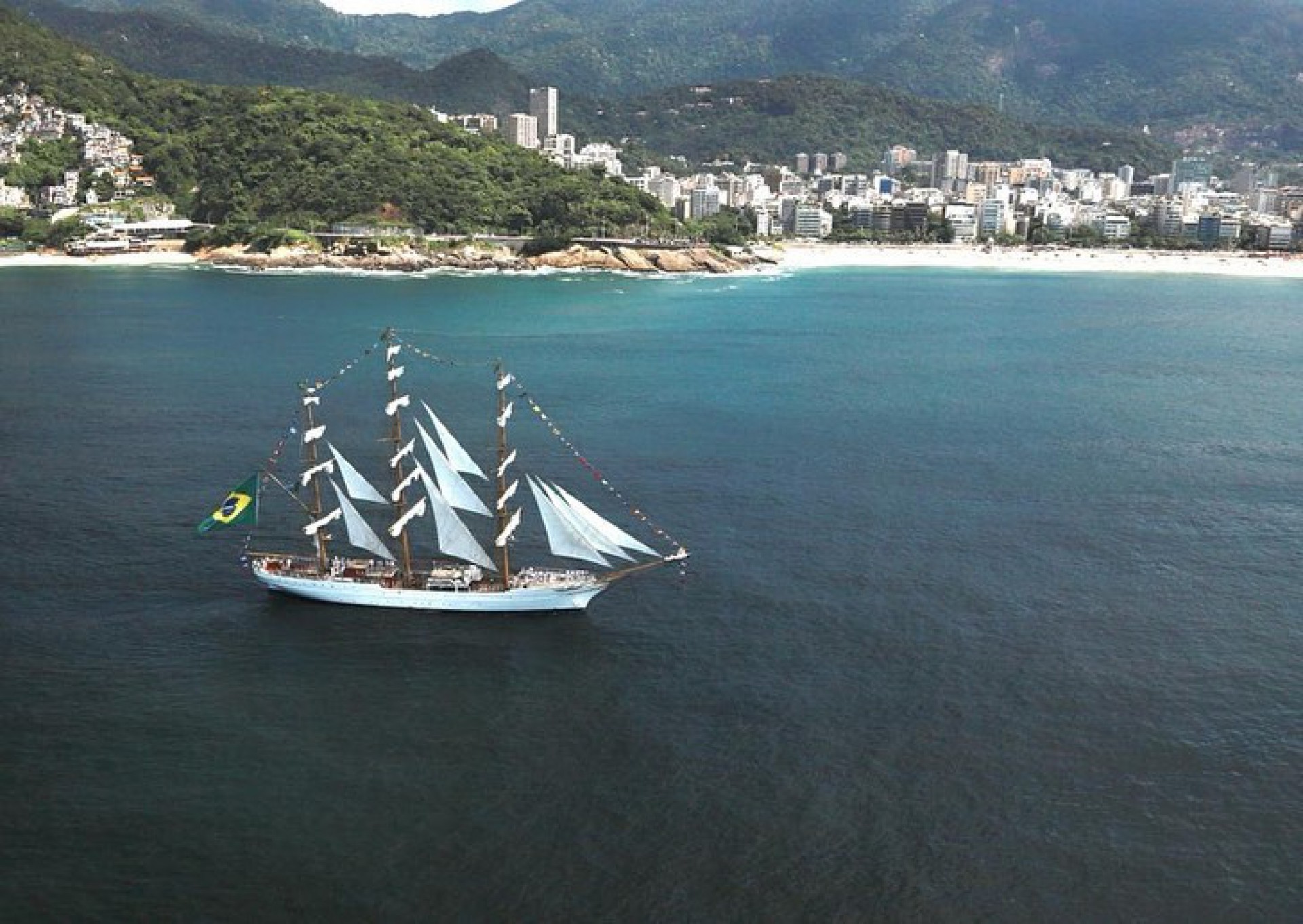 Veleiros percorreram as praias da Barra da Tijuca, S&atilde;o Conrado, Leblon, Ipanema e Copacabana - Divulga&ccedil;&atilde;o