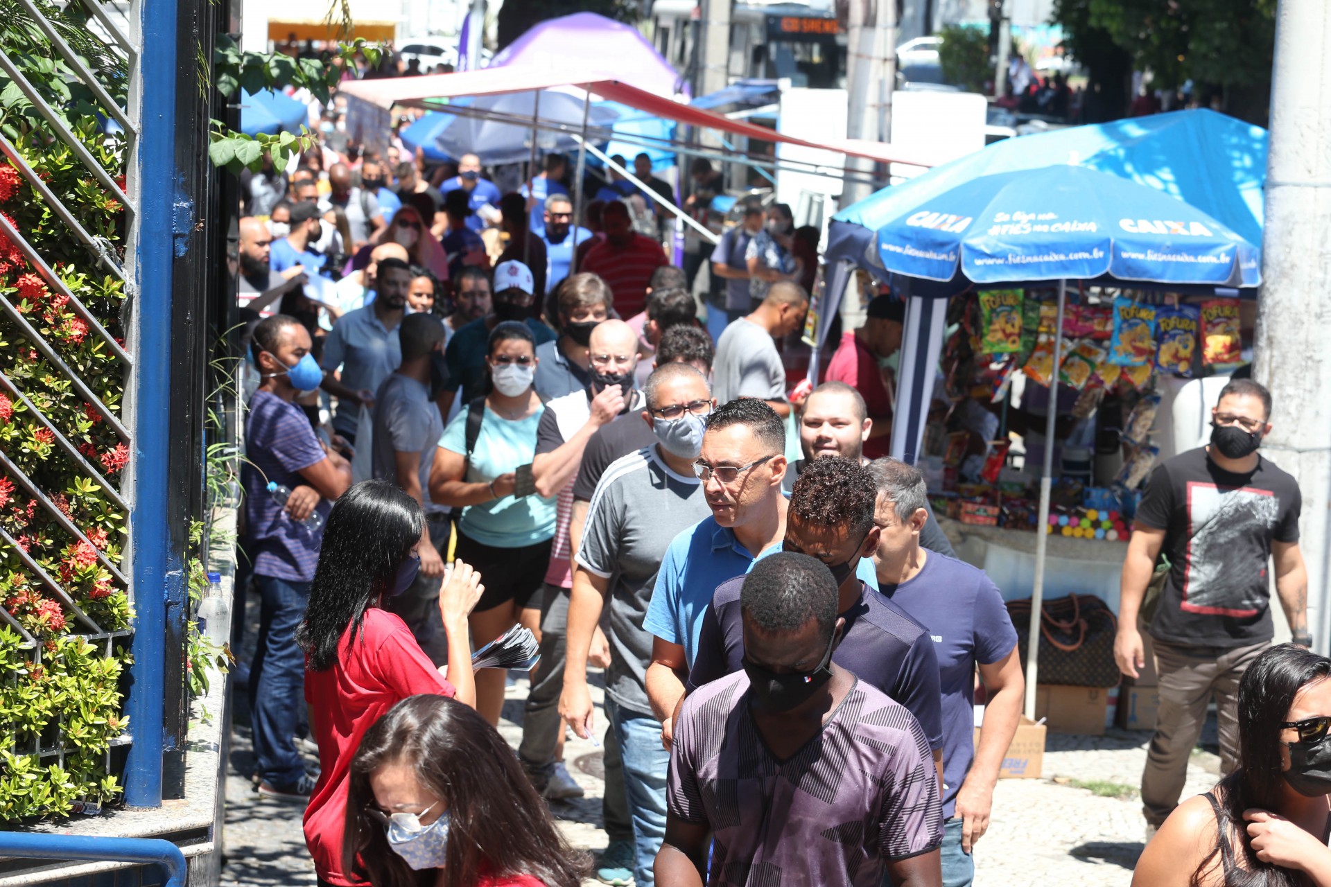 Candidatos fizeram prova em Bonsucesso - Cleber Mendes/Ag&ecirc;ncia O Dia