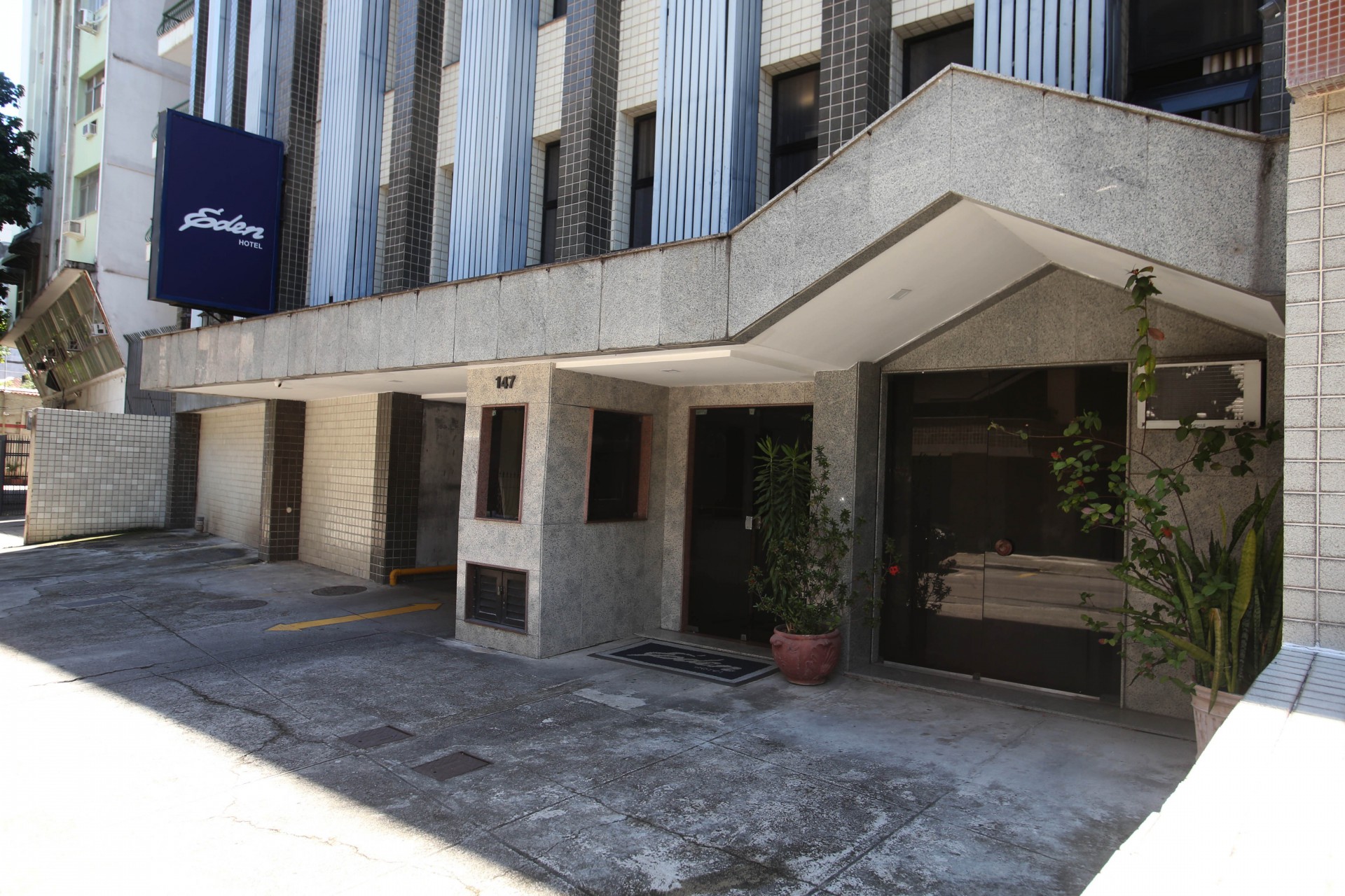 Rio,13/02/2022-TIJUCA, homem que matou mulher em Macae e encontrado morto em motel na Tijuca. Na foto. fachada do motel Eden.Foto: Cleber Mendes/Agência O Dia       - Cleber Mendes/Agência O Dia